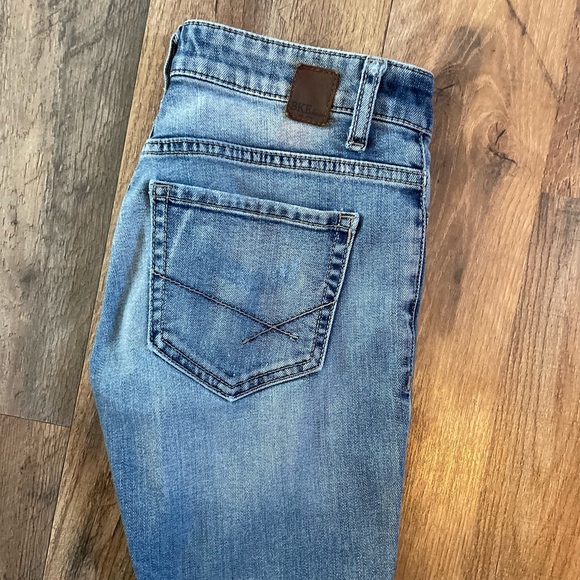 BKE Stella skinny size 23 R inseam 31 1/2 - Picture 2 of 2